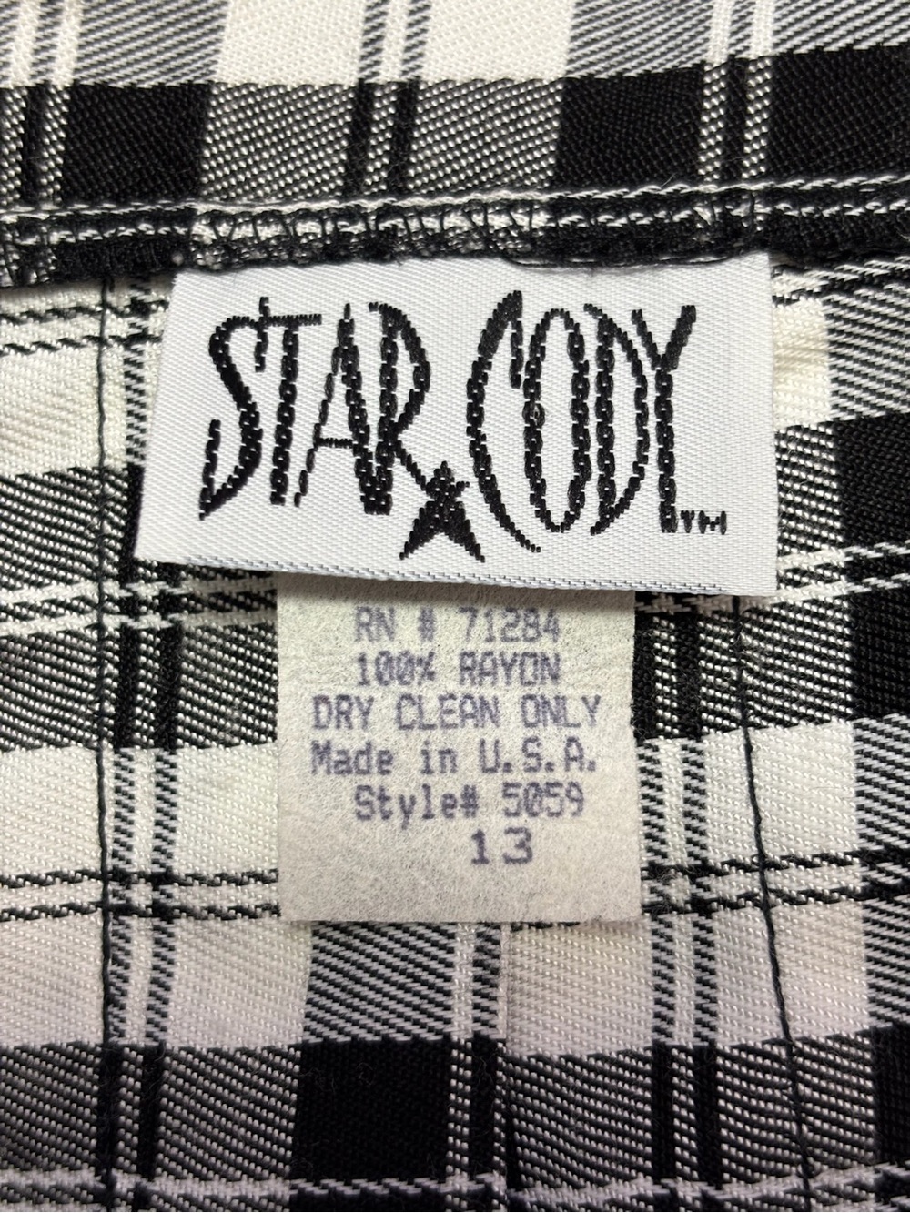 Star Cody Vintage Black & White Plaid Pleated Mini Skirt Buckle Detail Size 13 - Picture 2 of 5